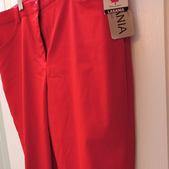 Lasania, Red Capris - Picture 2 of 9